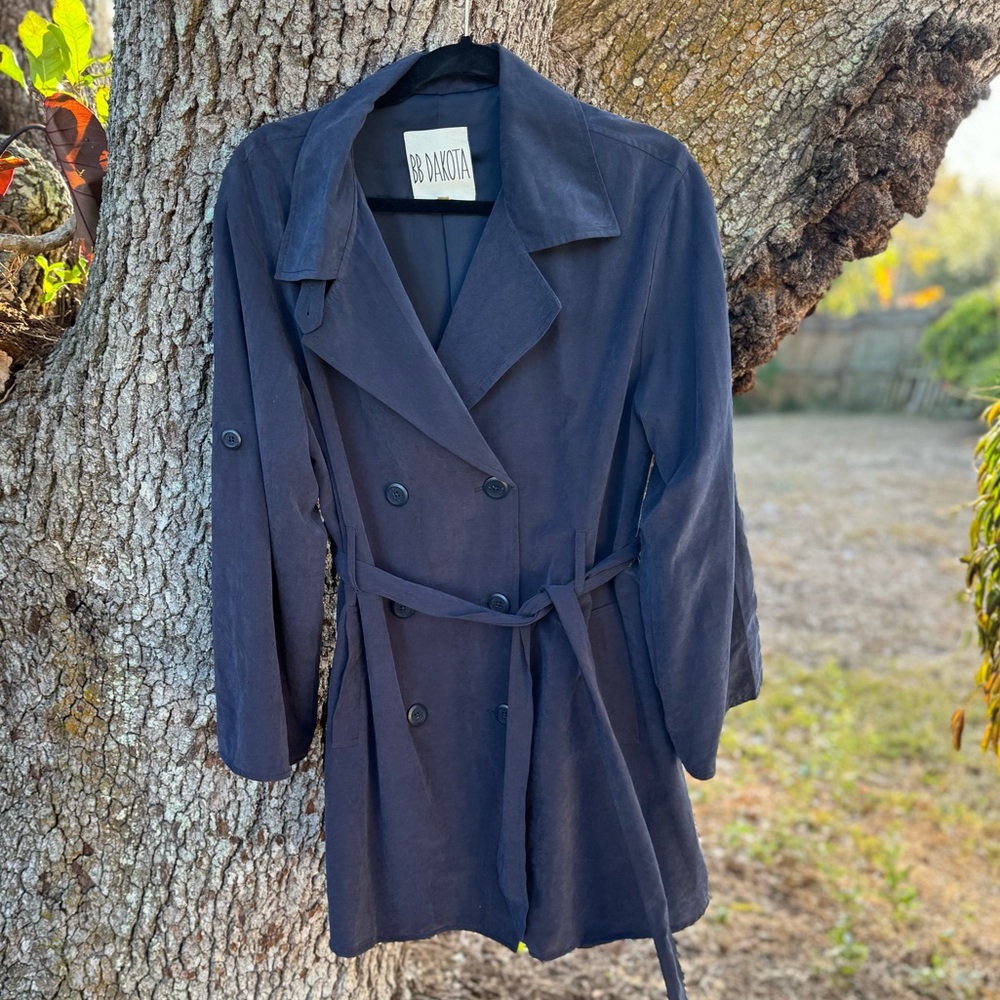 BB Dakota Navy blue classic belted double breasted trench coat.Size M